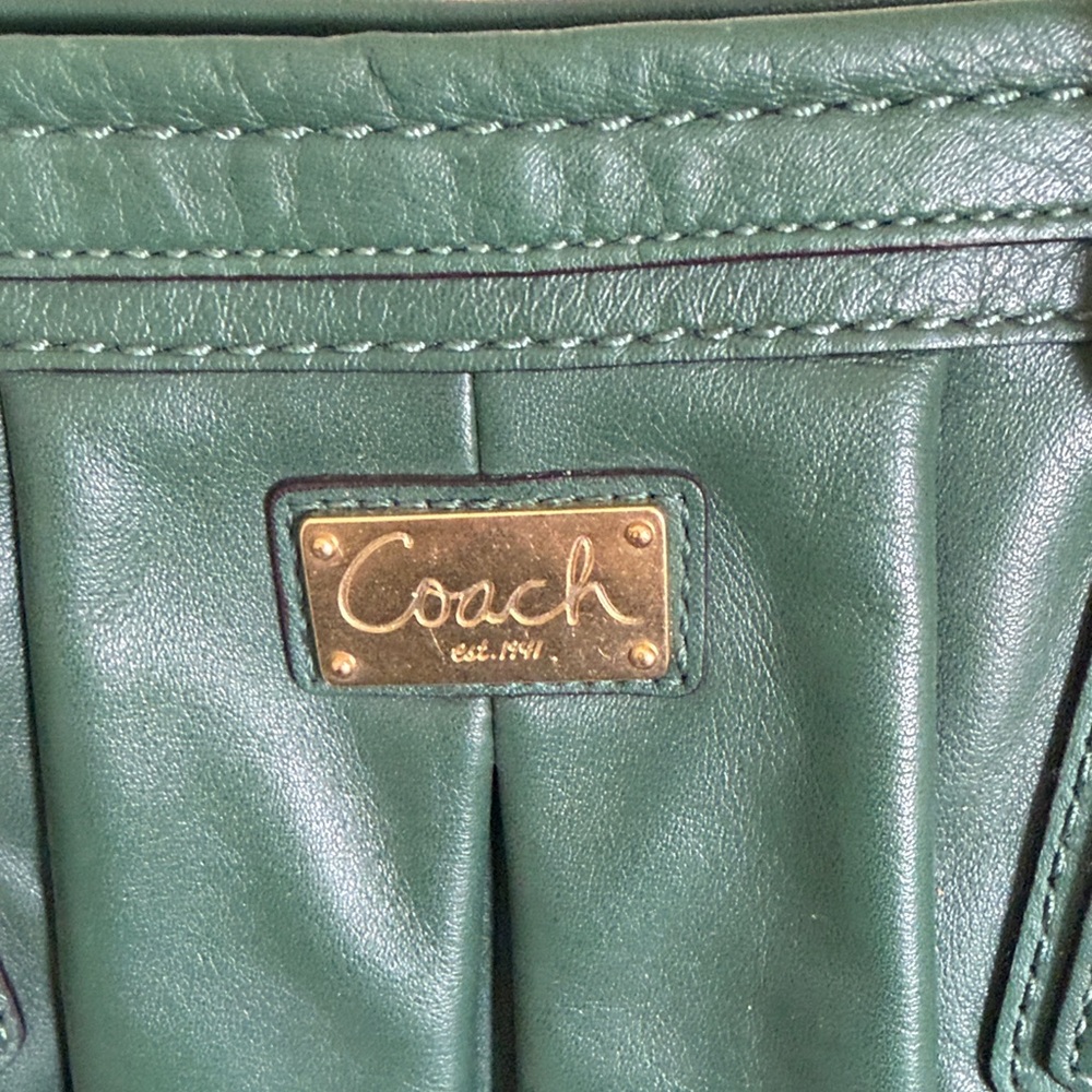 VINTAGE Coach Dark Green Leather Satchel with Gold Hardware - Picture 6 of 16